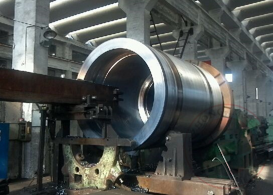 EN 40CrNiMo Alloy Steel Forged Cylinder 100 ton , Rough Machined Pipe Forging